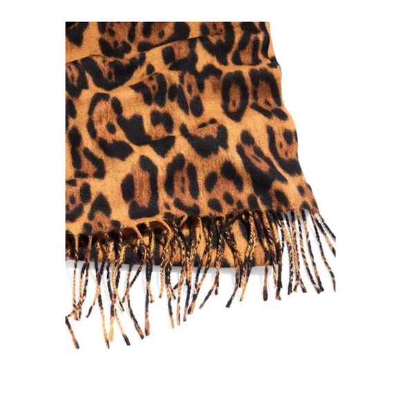 Bloomingdale’s cheetah scarf - Picture 3 of 3